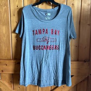 Tampa Bay Buccaneers (Bucs) Shirt Women’s Size: Large